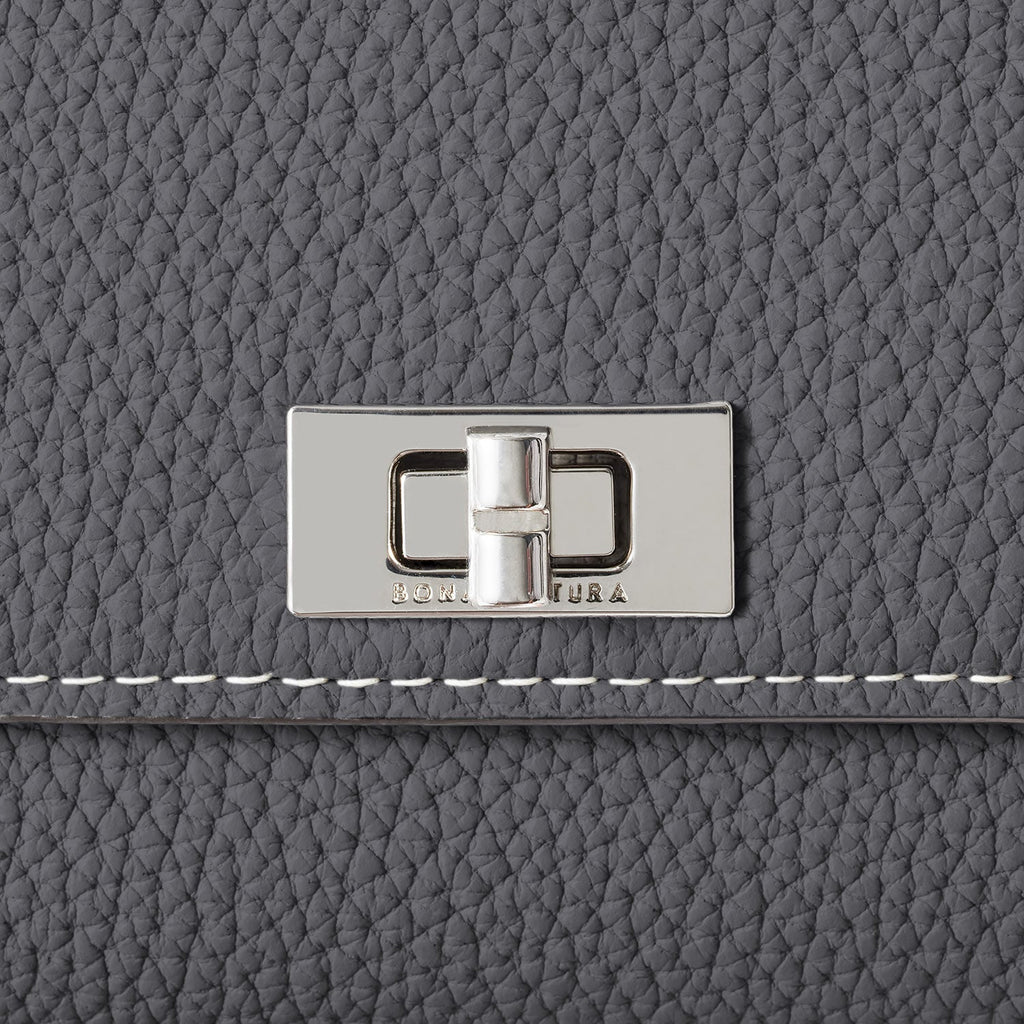 ベアトリーチェ ロング ウォレット シュリンクレザー