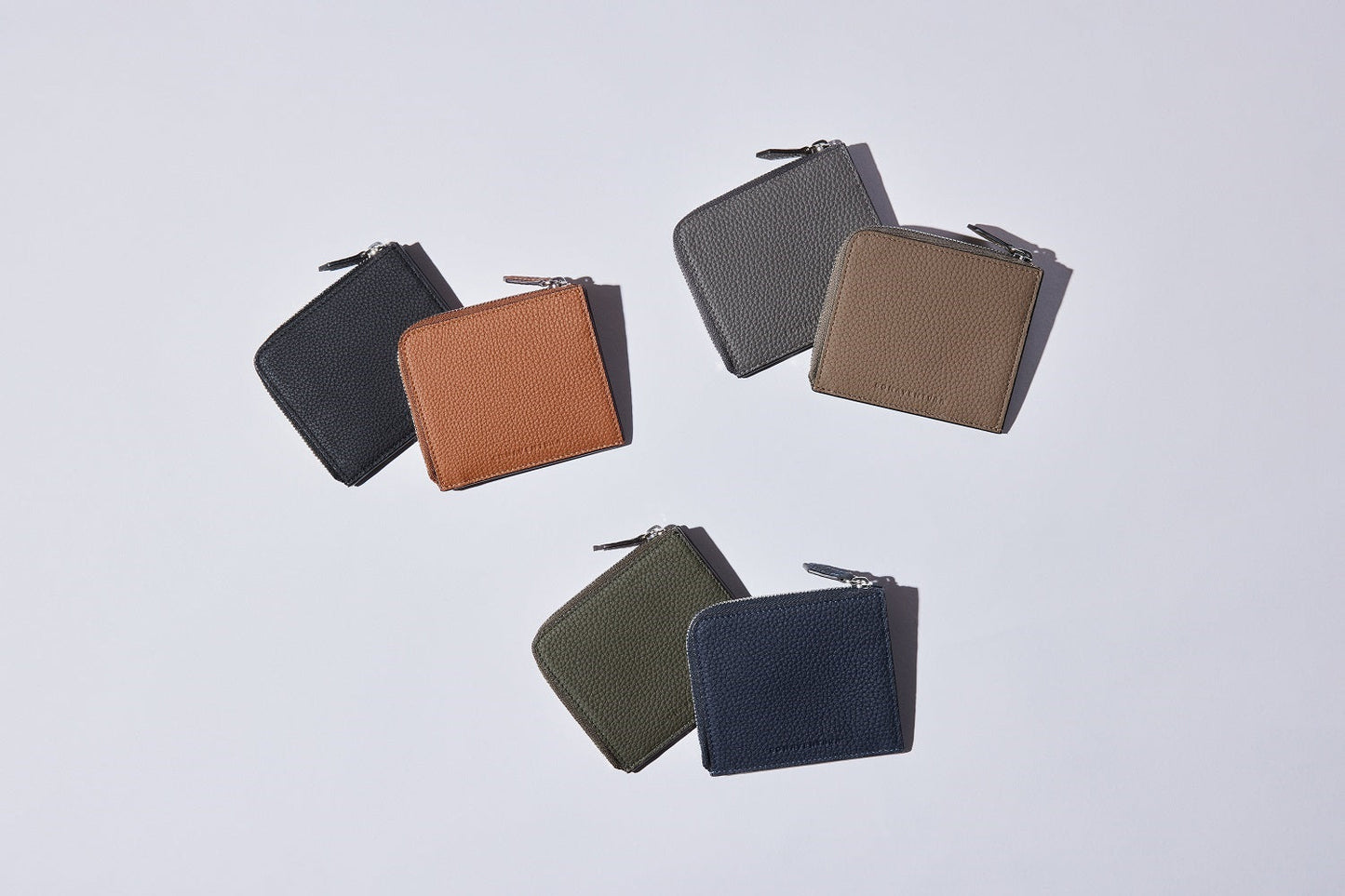 L-shaped zip wallet in shrink leather