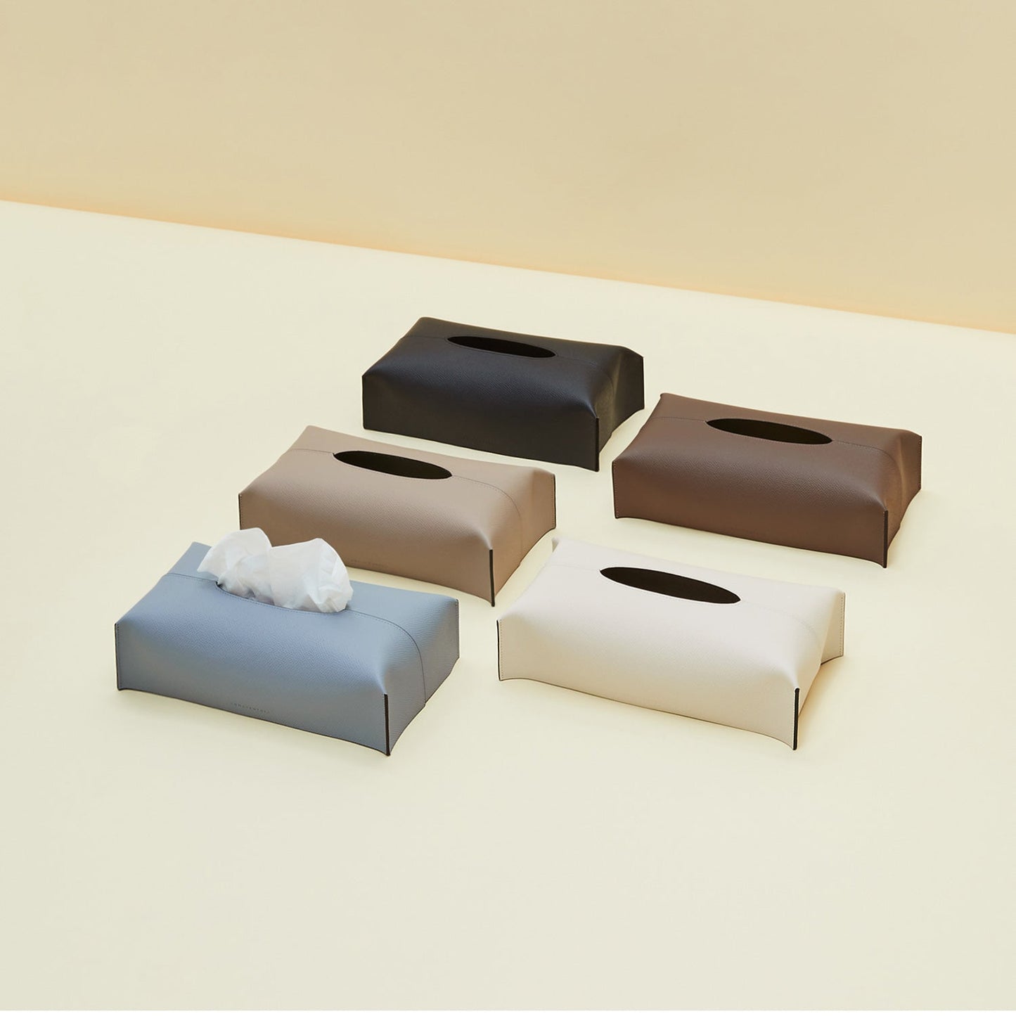 Tissue box cover in Noblesse leather